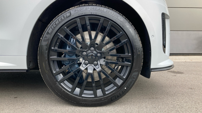 Land Rover Range Rover Sport 4.4 P635 V8 SV Ultimate Edition 5dr Auto Petrol Estate - Image 8